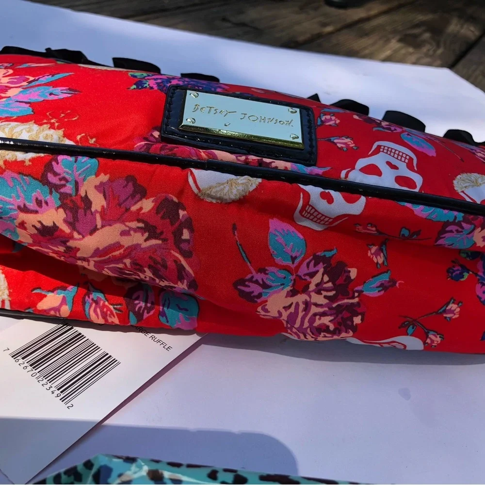 Betsey Johnson Ruffle Red Skull Highness Roses Makeup Cosmetic Bag & Wipes